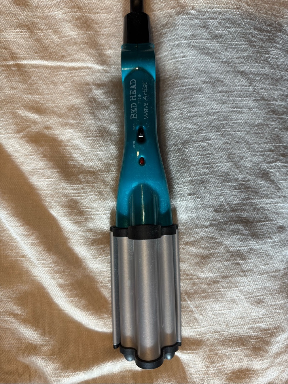 Bed Head by TIGI Wave Artist